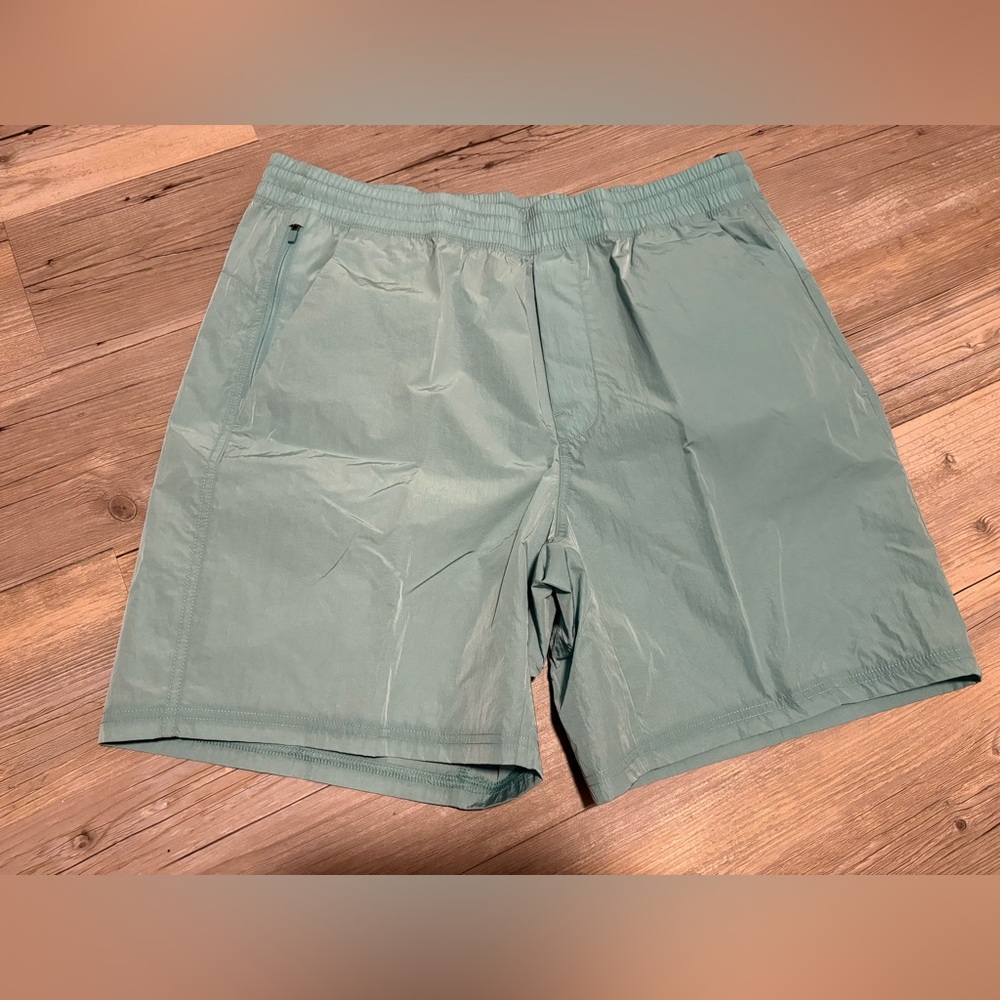 VRST all-in unlined shorts large green new with tags